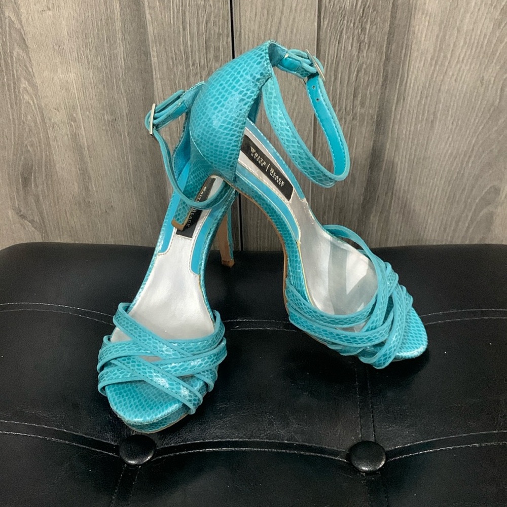 White House Black Market Teal Faux Snake Skin Open Toe Strappy Shoes Size 6M